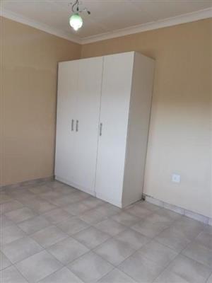 Big bedroom to rent in Highlands north