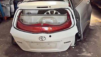 Yaris 2 2014 tailgate