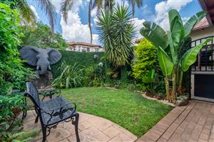 Charming Full Title Home in a Secure Pet-Friendly Complex!