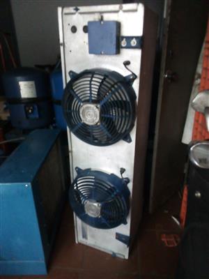 Evapourator 2 fan coil, 2'5 hp condenser base good condition.