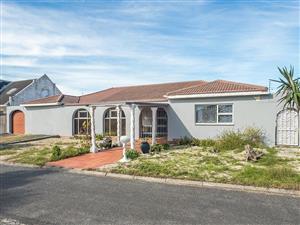 House For Sale in Belhar