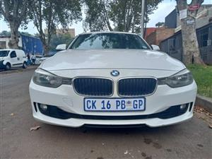 2013 BMW 320i Petrol, Automatic, White,  Reverse Sensor, Leather seat,