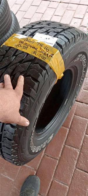 1x Bridgestone Dueler AT..for Cruiser