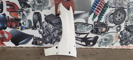 2006 TOYOTA LAND CRUISER 100 SERIES LEFT FRONT FENDER FOR SALE.