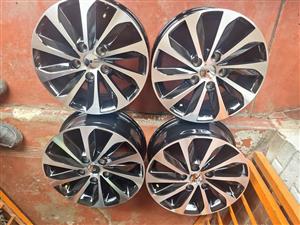 Suzuki Brezza Brand new mags size 16 aset