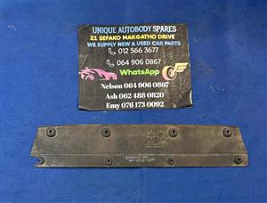 Range Rover Evoque L551 Front Splash Tray