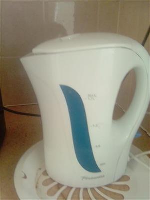 Pineware Kettle –  Standard kettle.