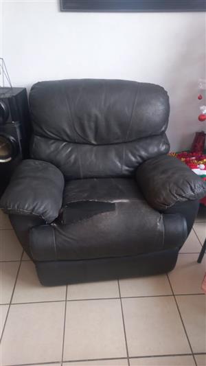 5 Pc Recliner lounge set - as is