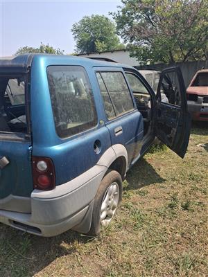 Various 3 door and 5 door Freelander 1’s