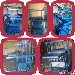 Static brick and block making machines 