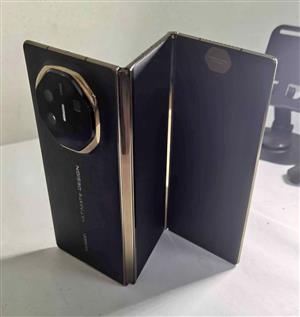 Huawei Mate Xt ultimate design 1tb