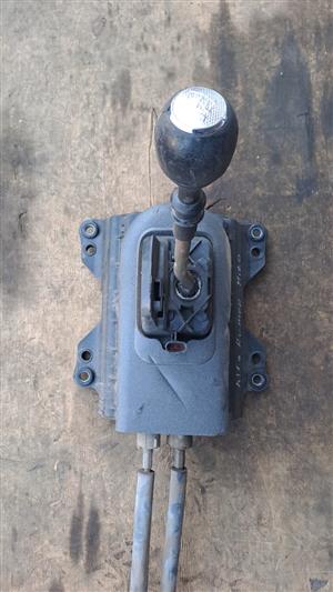 Alfa Romeo MiTo 955 Manual Gear Shifter Assembly with Selector Cables for sale 