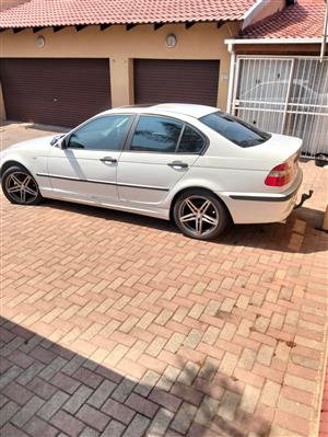 BMW white 2011 model E46 sport 320i manual petrol 