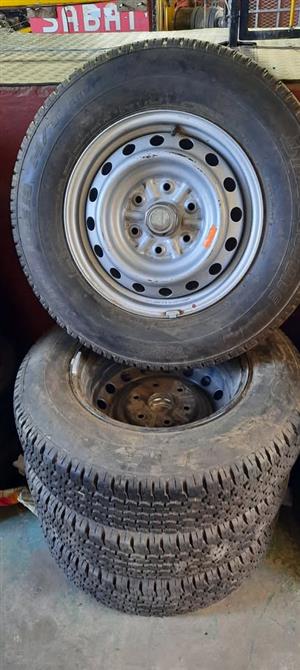 ISUZU 16 inche rims and tyres set of 4