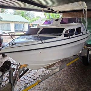 Interceptor Cabin Yamaha 85HP