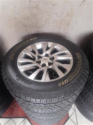 Fortuner GD6 18inch Mag Rims (WITH USED TYRES)
