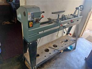 Wood turning lathe including chisels bargain