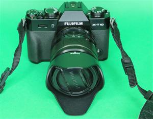 REDUCED-FujiFilm X-T10 complete with Fuji XF18mm-55mm zoom lens
