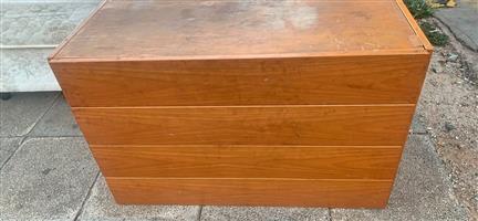 Chest of drawers  280 Steve Biko road  Gezina  PTA Wattsup 