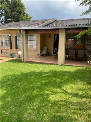Townhouse For Sale in Buccleuch