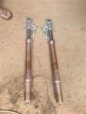 2 Suzuki 1000 k1 k2 front shocks
