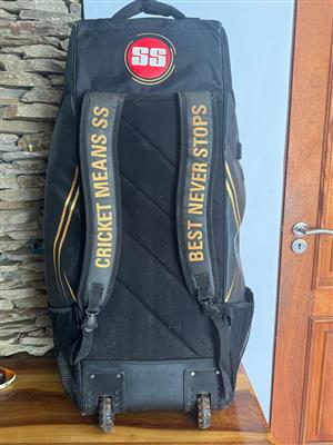 SS Cricket Wheelie Bag 