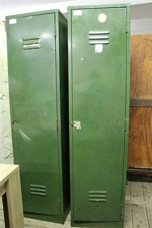GREEN STEEL LOCKER S067077A
