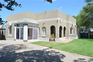 Off The Grid 4 Bedroom House For Sale!