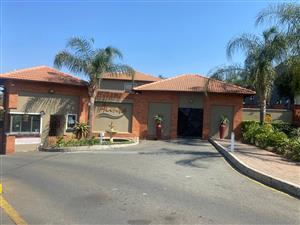 Townhouse For Sale in Glenvista