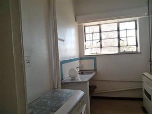  Spacious 1 Bedroom Apartment to Let in Rosettenville, Johannesburg