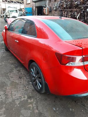 Stripping Kia Cerato Koup 2.0 for Spares