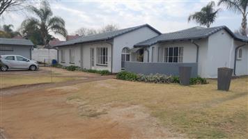 House For Sale in Van Riebeeck Park