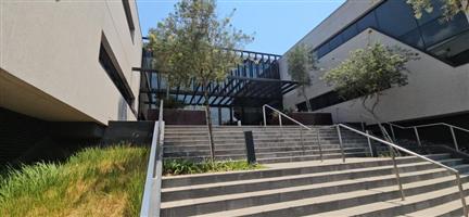 Premium Grade 674sqm Office to let in Waterfall Midrand