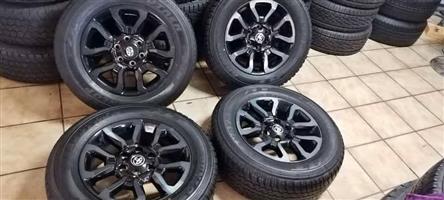 18inch Toyota Legend 50 RS original mags with good used 265/60/18 Dunlop Grandtrek A/T set 