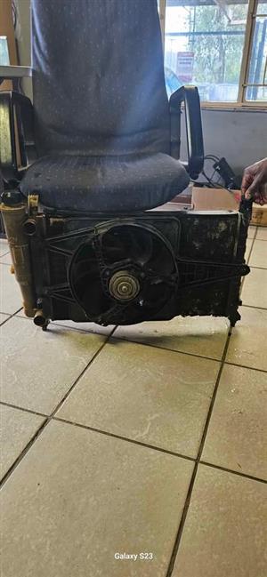 Fait uno 1.4 radiator with fan