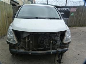 Hyundai H-1 2.5 CRDI VGT Wagon AT White - 2011 STRIPPING FOR SPARES