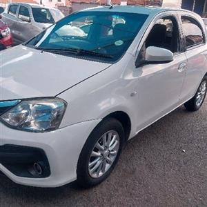 Toyota etios 1.5 hatchback 