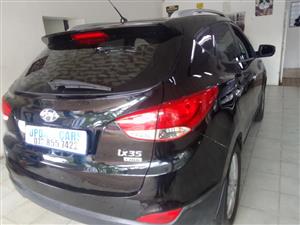 2013 Hyundai ix35 2.0 CRDi Manual, Diesel, Black COL Service book with full service history 