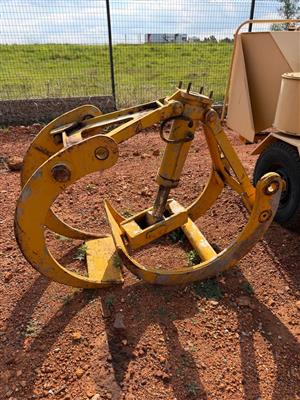 LOGGING GRABS