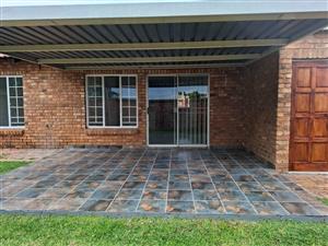 Townhouse For Sale in Elarduspark