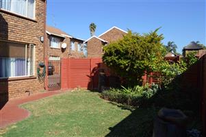 Townhouse For Sale in Doornpoort