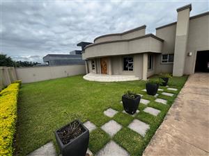 Stunning Family Home in Sought-After Mountain Rise