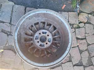 VW jetta 2 rim for sale my number WhatsApp or cell 