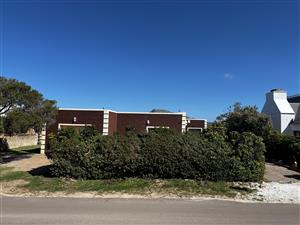 No.4 Crassula Avenue - Betty's Bay