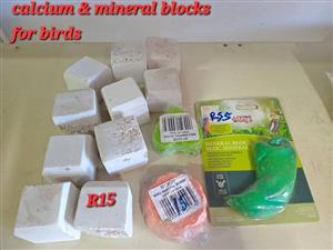 Calcium and mineral blocks for birds