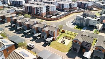Modern 3 Bedroom Duplex in Sought-After SS Zambezi Manor. Exclusive Sole Mandate!
