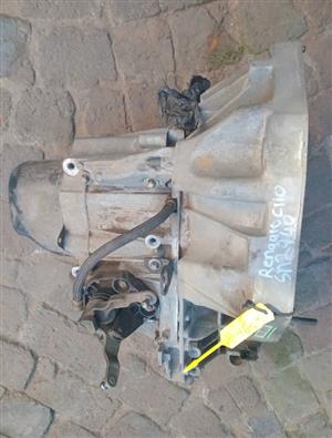 2003 Renault Clio 3 eng code K4MT 1.6 gearbox for sale 