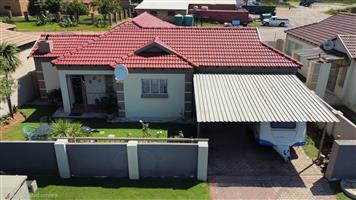 Beautifully maintained three bedroom townhouse.