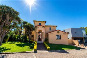 House For Sale in Featherbrooke Estate
