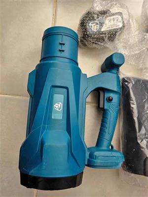 Leave blower battery operating